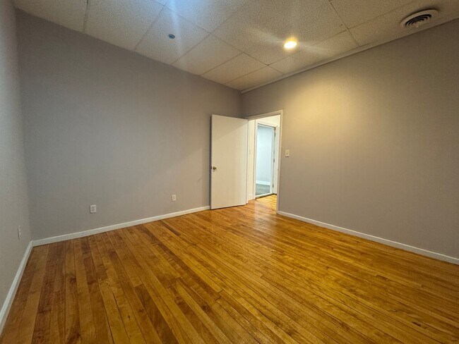 Building Photo - 171 Genesee St