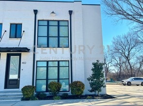 Building Photo - MOVE-IN SPECIAL: $500.00 off your 2nd full month's rent if lease signed by 3/1/26!