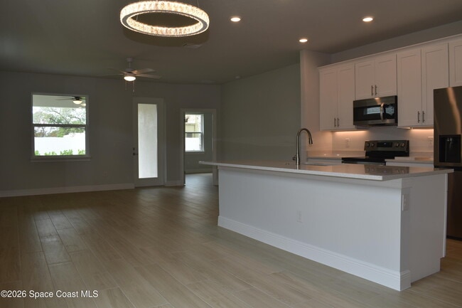 Building Photo - 406 Grove Ln