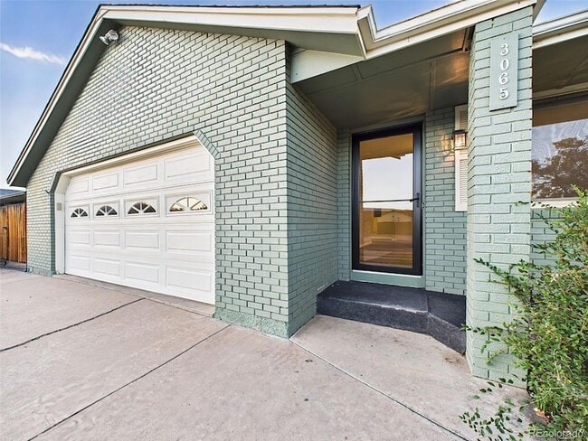 Building Photo - 3065 Penmoor Dr