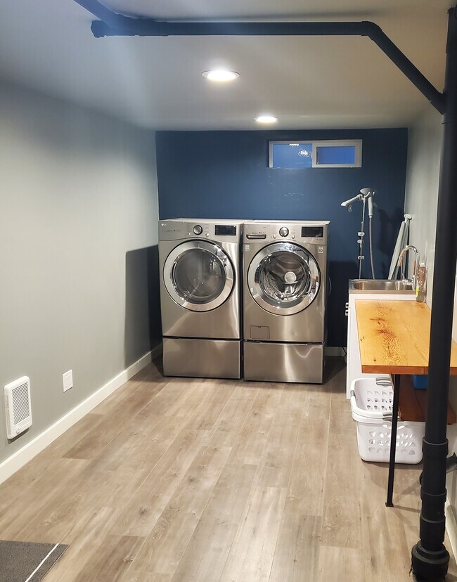 Laundry room - 514 N Yellowstone St