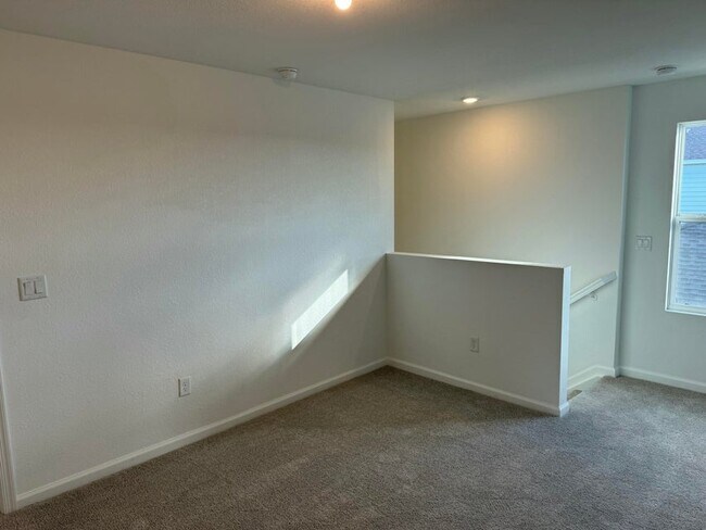 Building Photo - 5892 NW Sweetwood Dr