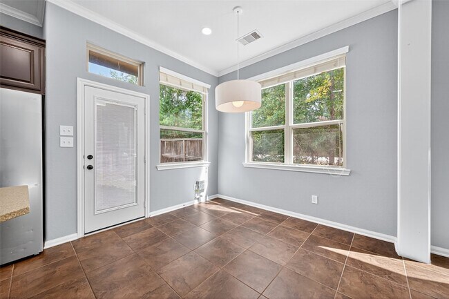 Building Photo - 137 Cheswood Manor Drive