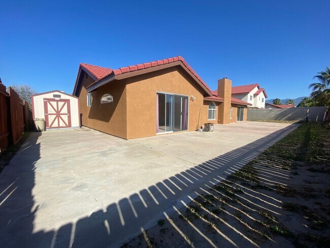 Building Photo - GREAT NEIGHBORHOOD IN RIALTO HILLS 4BED+2BATH