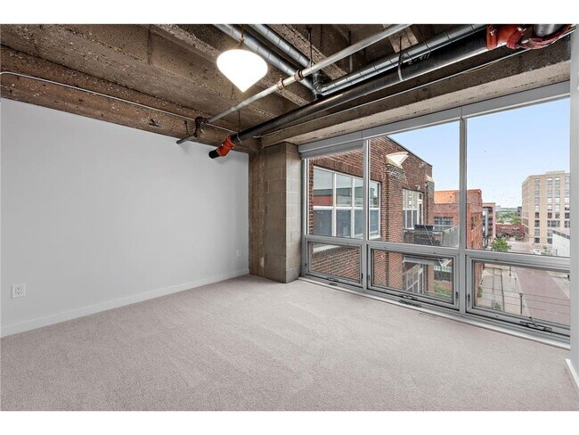 Building Photo - 901 N 3rd St
