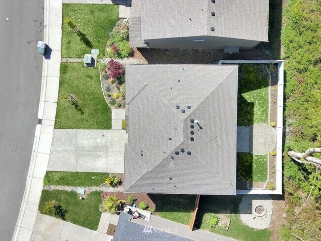 Building Photo - Listed For Rent