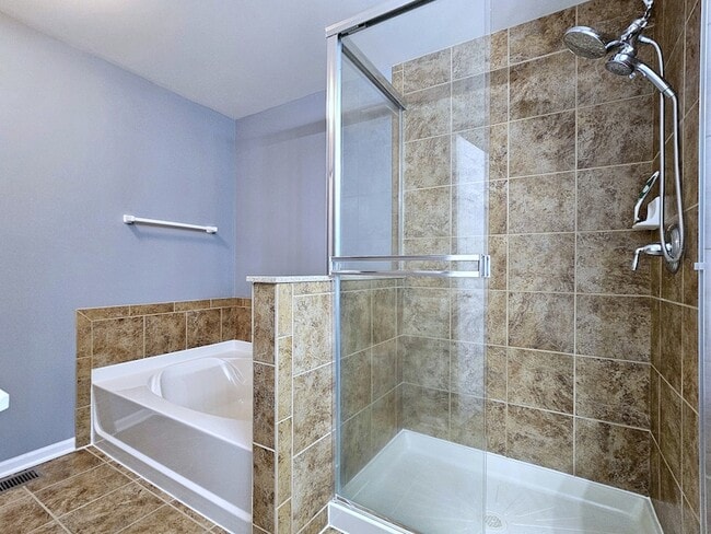 Building Photo - 464 Lancaster Dr