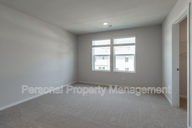 Building Photo - 10513 NE 120th Pl