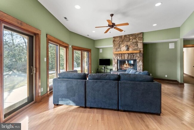 Building Photo - 3535 Meadow Rd