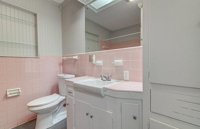 Building Photo - 1523 Weyford Dr