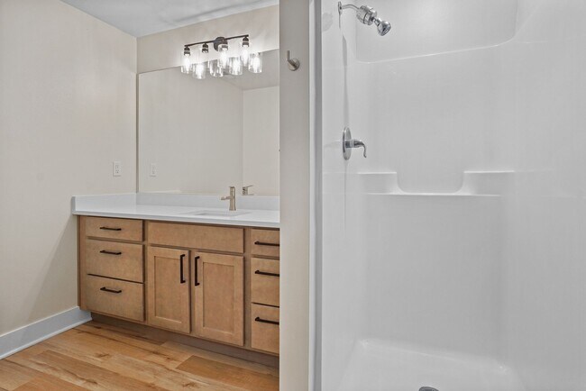 Building Photo - 3 Bed / 2.5 Bath Townhome w/Deck, Walkout Finished Basement, 9' Ceilings, Quartz Tops, Stainless ...