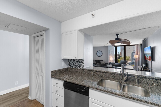 Building Photo - 1425 S Ocean Blvd