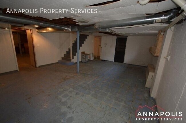 Building Photo - 208 Avondale Cir