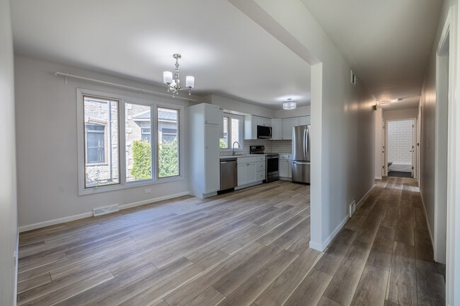 Building Photo - 4231 Belle Aire Ln