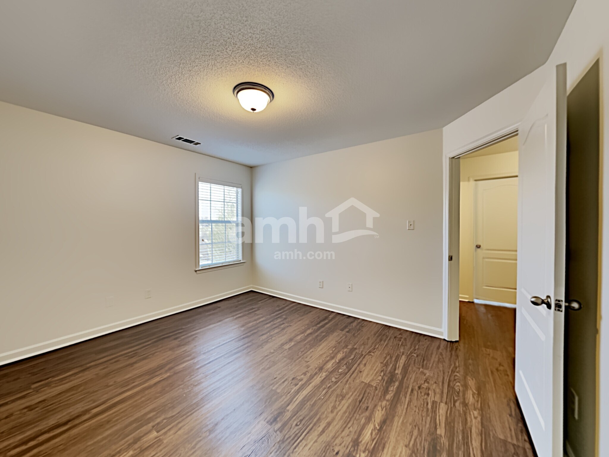 Building Photo - 10242 Spruce Grove Ln