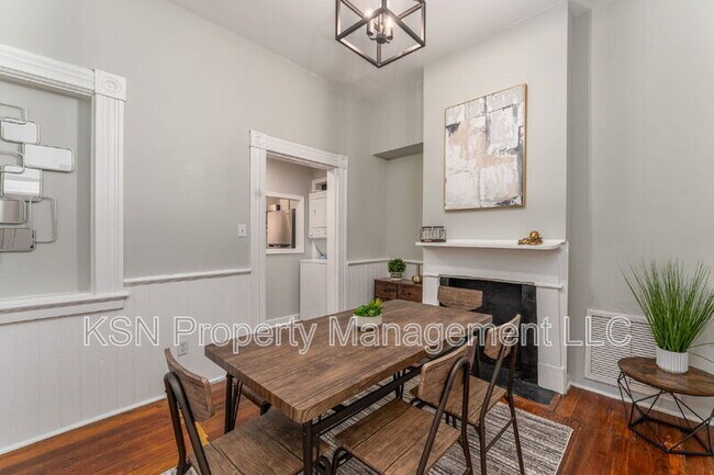 Building Photo - 509 1/2 Blair St