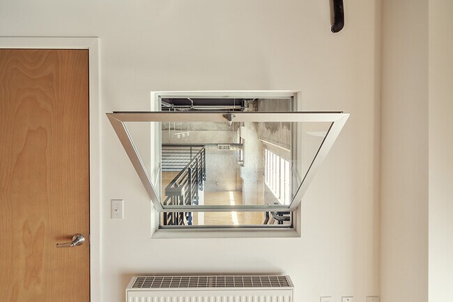 Building Photo - 465 10th St