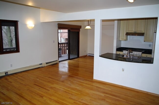 Building Photo - 17 Village Way