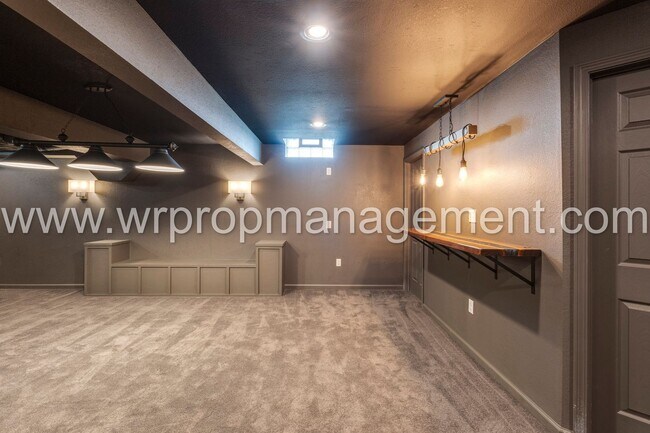 Building Photo - 4 Bed 3 Bath Home in Lambertville