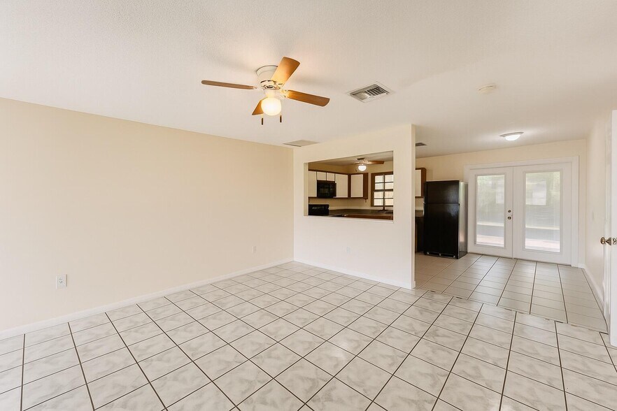 Building Photo - 3313 Plaza Pl