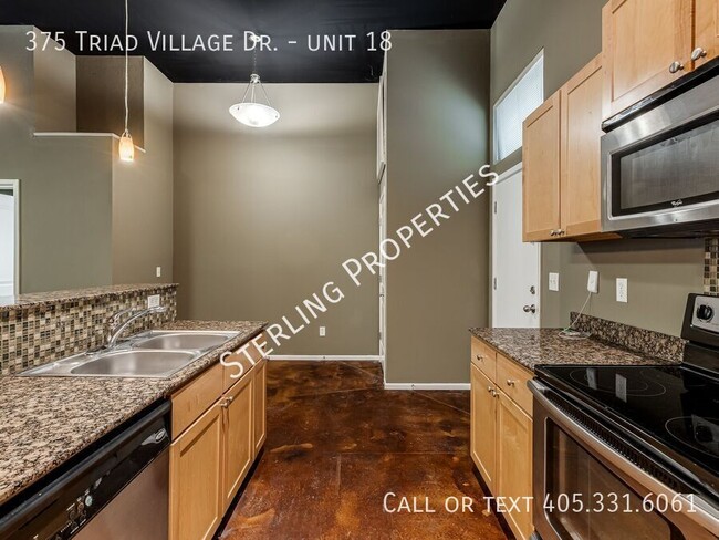 Building Photo - 375 Triad Village Dr