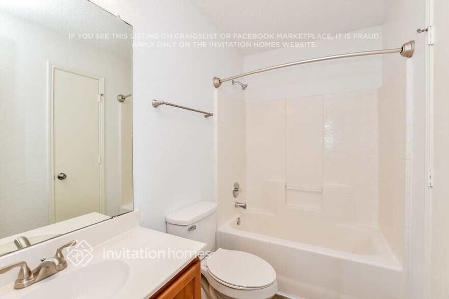 Building Photo - 1001 Windsor Ln