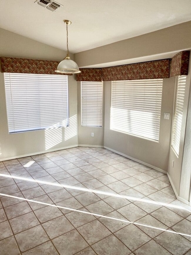 Building Photo - POOL, BBQ, FIRE PIT, AND MORE!