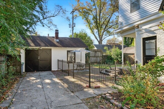 Building Photo - 1787 Vinton Ave