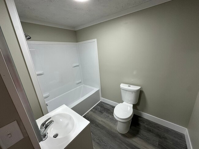 Building Photo - 16 S McGee St