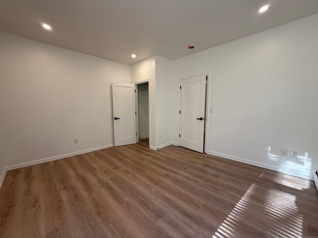 Building Photo - 45 Mahl Ave