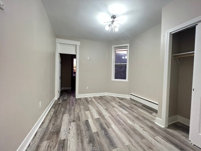 293 Griffith St 9 - 295 Griffith St
