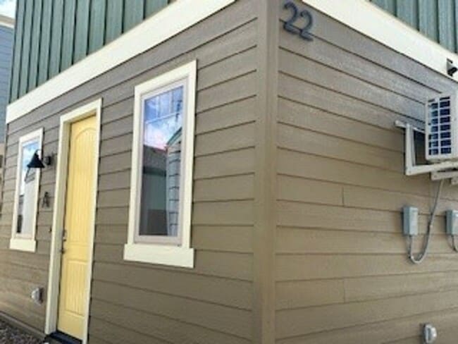 Building Photo - Bungalow for Rent
