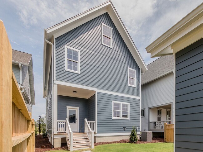 Building Photo - WOW!! One of the best Locations in one of the most desired neighborhoods