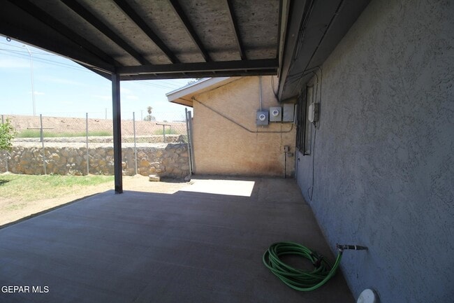 Building Photo - 9604 Gaza Dr