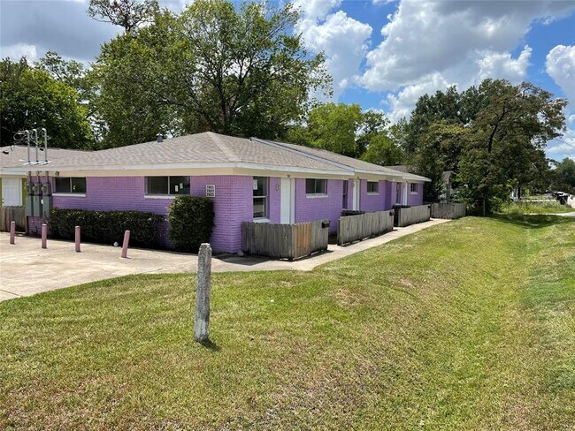 Building Photo - 7823 Glass St