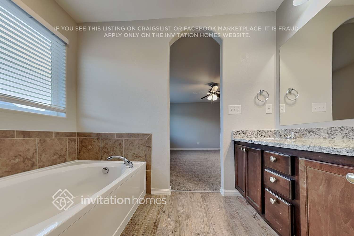 Building Photo - 4047 Creek Legend View