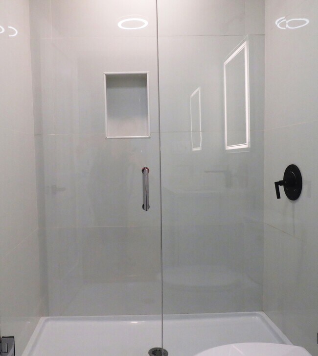 Building Photo - 9 Spring Garden St