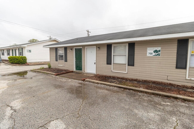 Primary Photo - 708 W Cunningham Dr