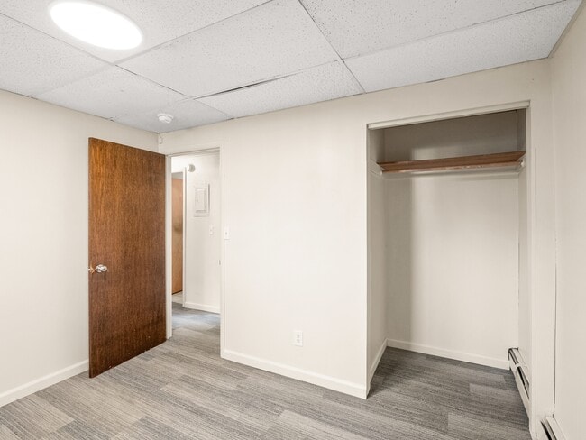 Building Photo - 515 S 11th Ave