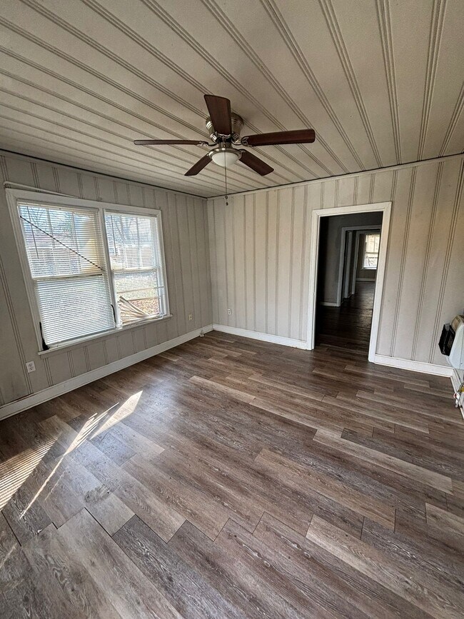 Building Photo - 222 College Park Cir