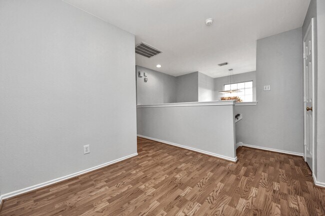 Building Photo - 16526 Cairngrove Ln