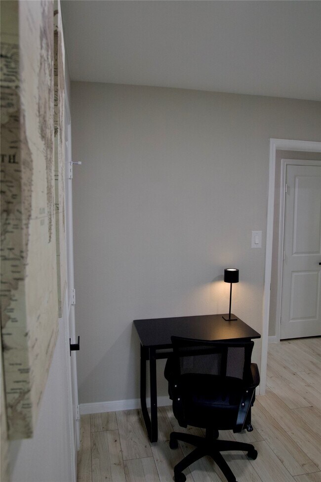 Building Photo - 14 Redberry Ct