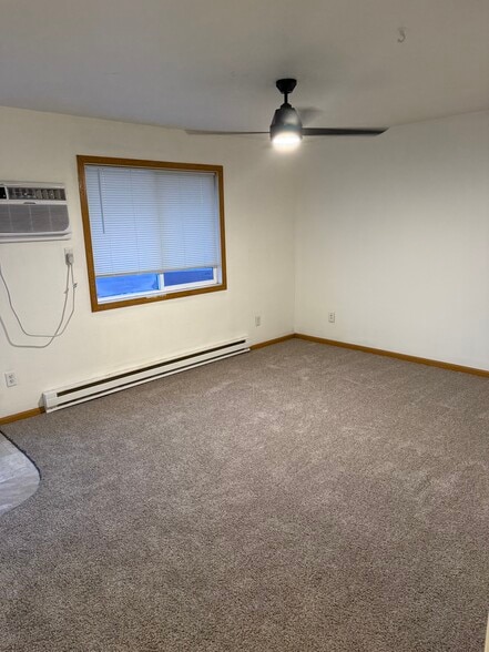 Primary Photo - 728 31st St N