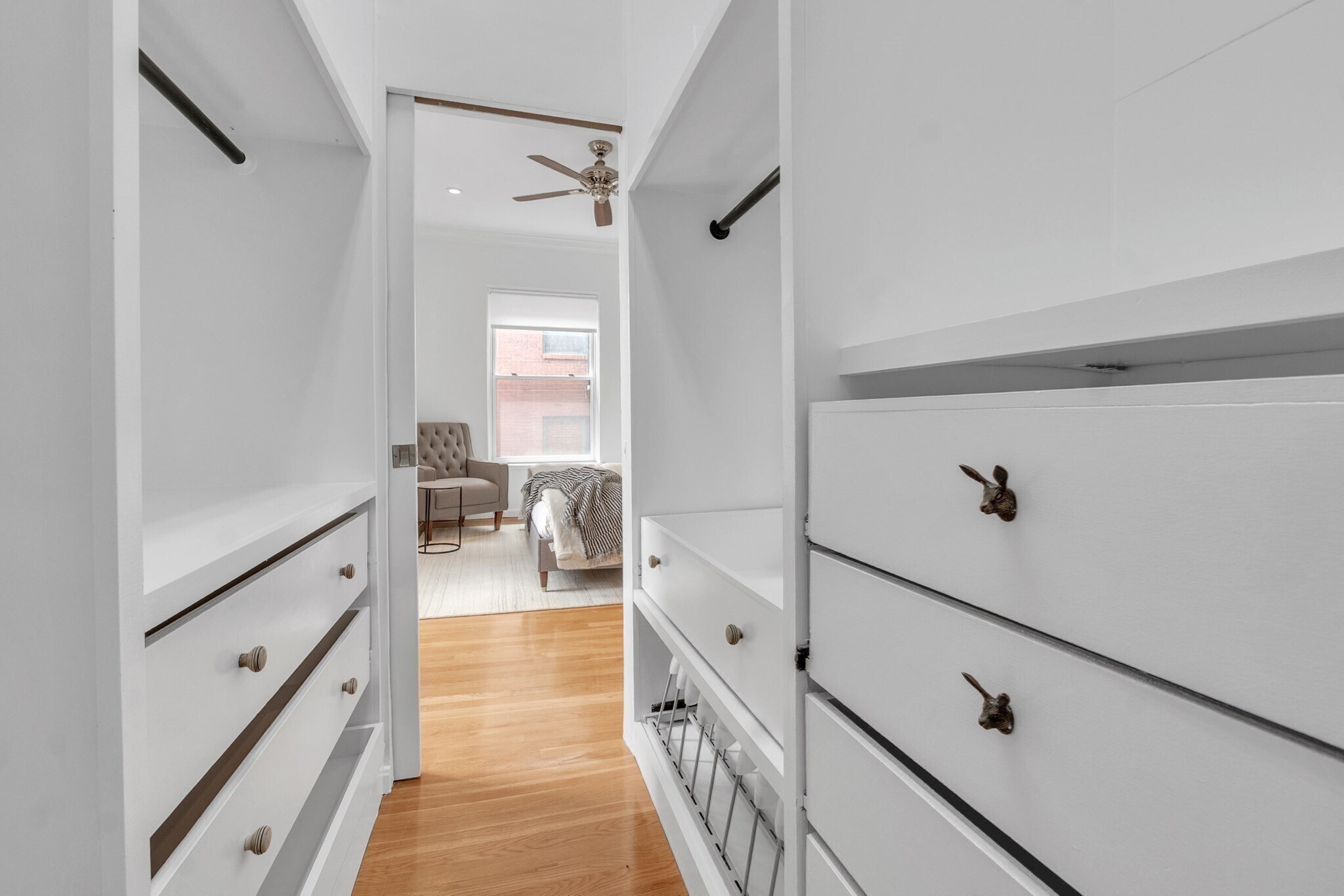 Building Photo - 17 Cazenove St