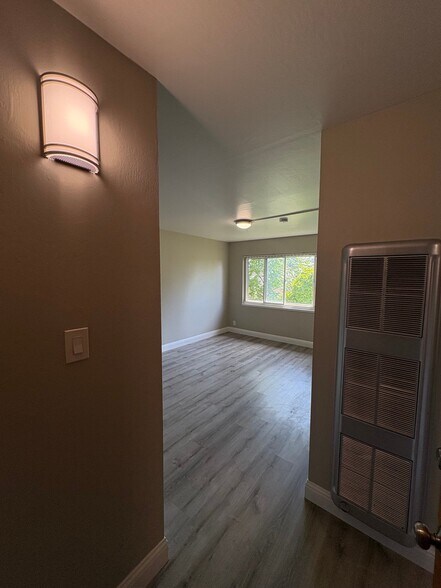 Building Photo - 5499 Claremont Ave