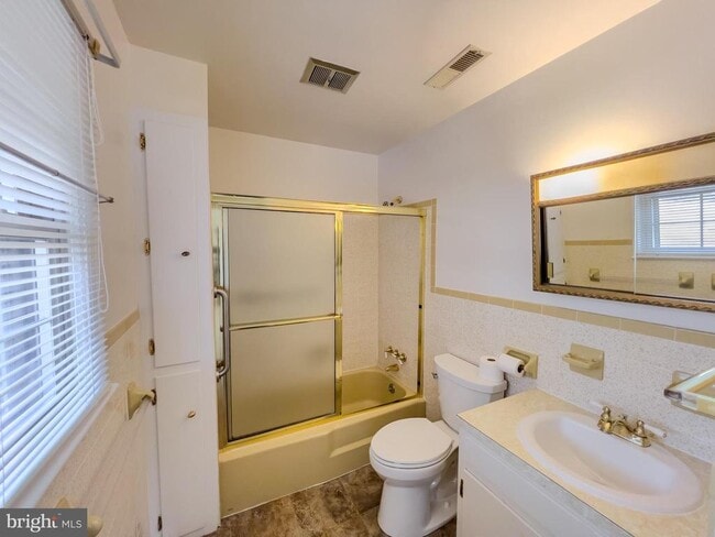 Building Photo - 194 Red Hill Rd