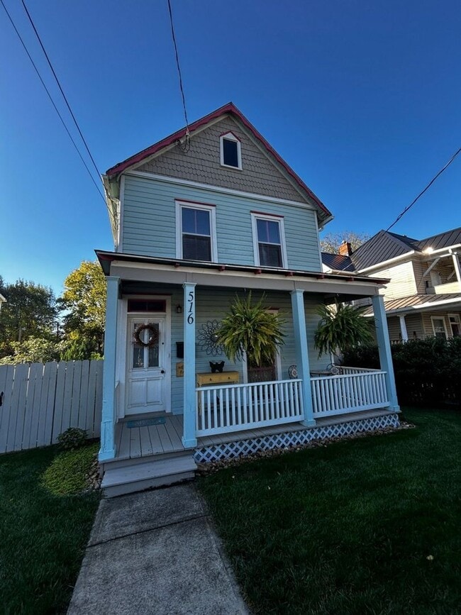 Building Photo - Cozy & Updated - 3 BR home in Old SW!