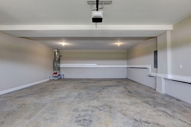 Building Photo - 1121 Cardinal Creek Dr