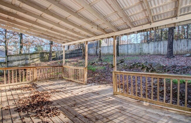 Building Photo - 3 Rocky Top Cove