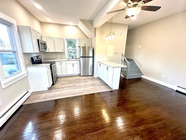 Primary Photo - 74 Yankee Folly Rd